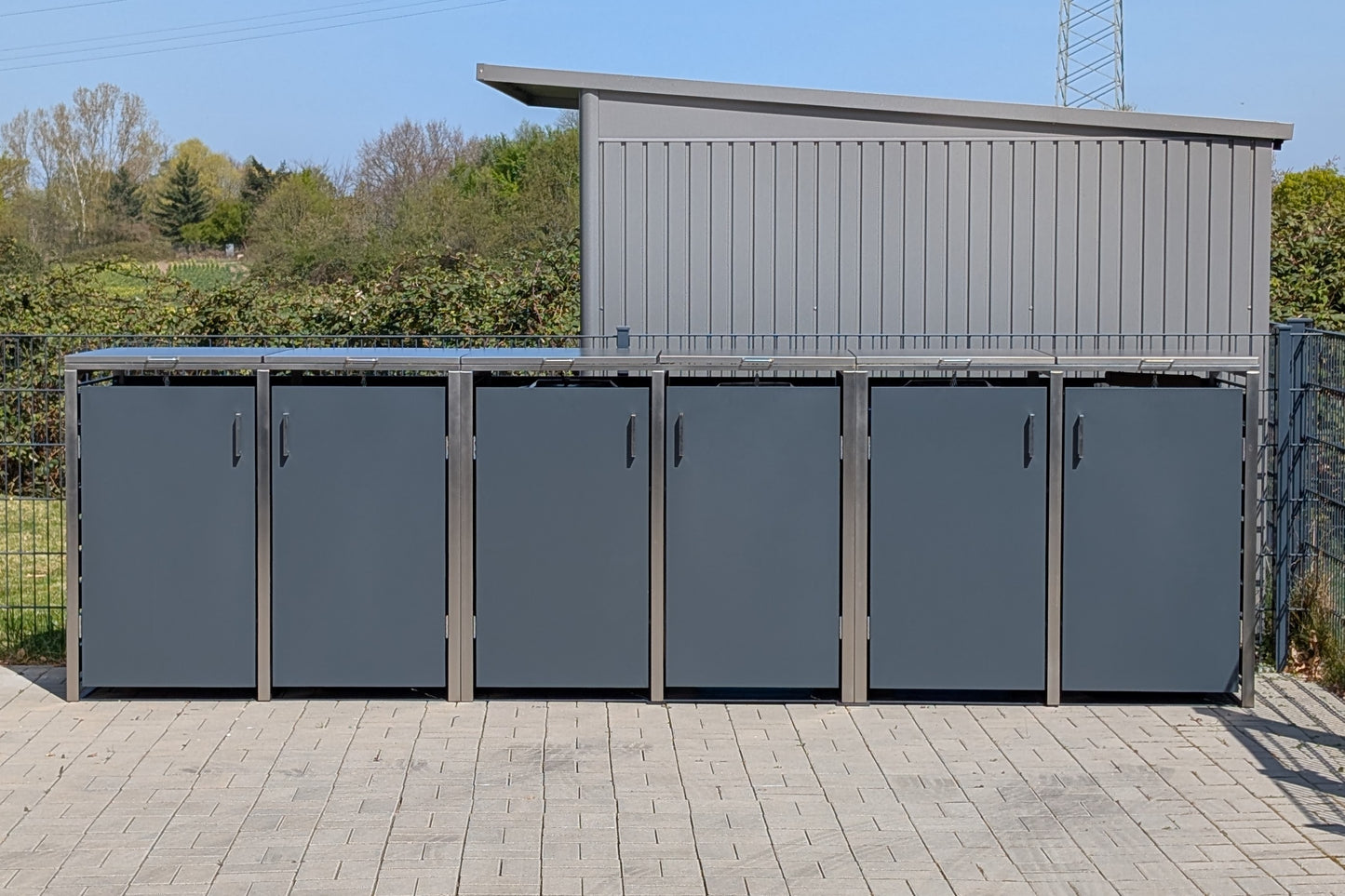 Mülltonnenboxen Basic als Set für 120l und 240l bi-color mit Deckel - Maße: H 120 x B 80 x T 132 cm