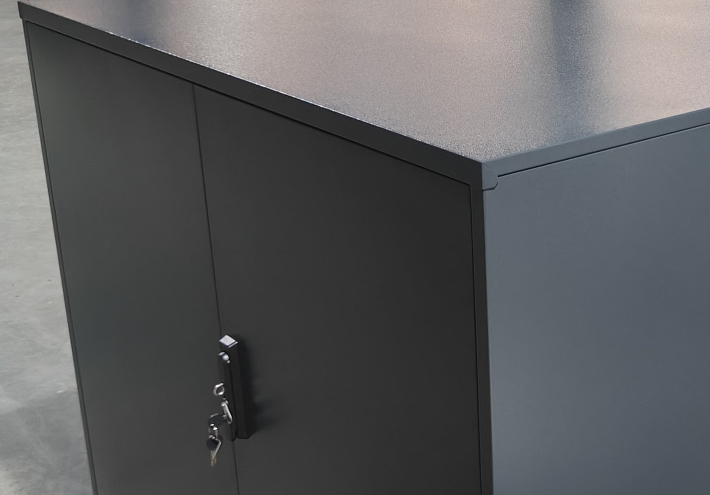 Fahrradgarage aus Metall mit Zylinderschloss für Lastenfahrräder – extralang mit 250 cm Länge für sicheren Schutz von Cargobikes