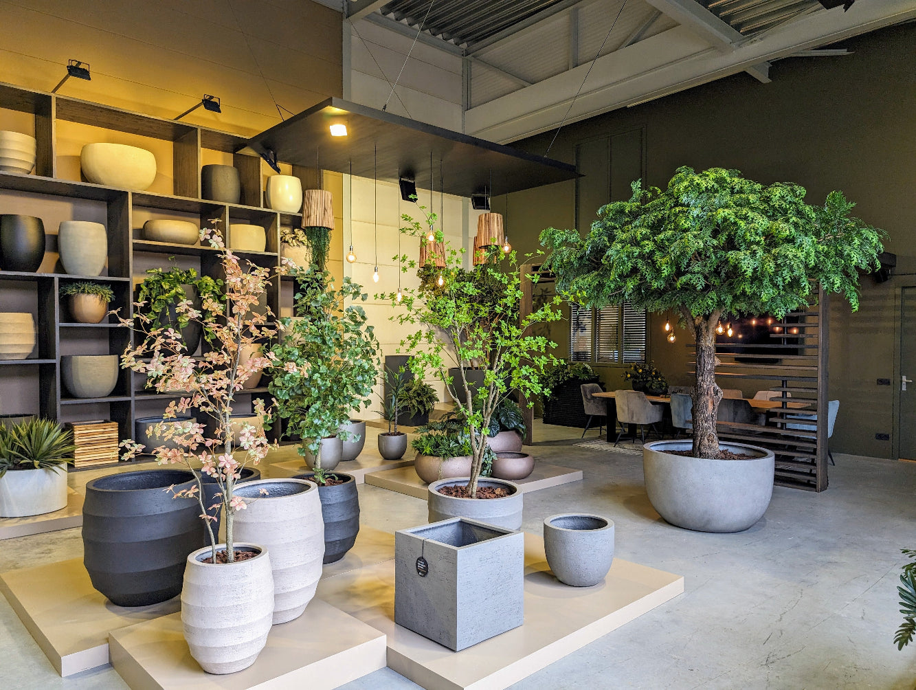 Luca Lifestyle Pflanzkübel Übersicht – runde Form, wetterfestes Fiberglas, modernes Industriedesign