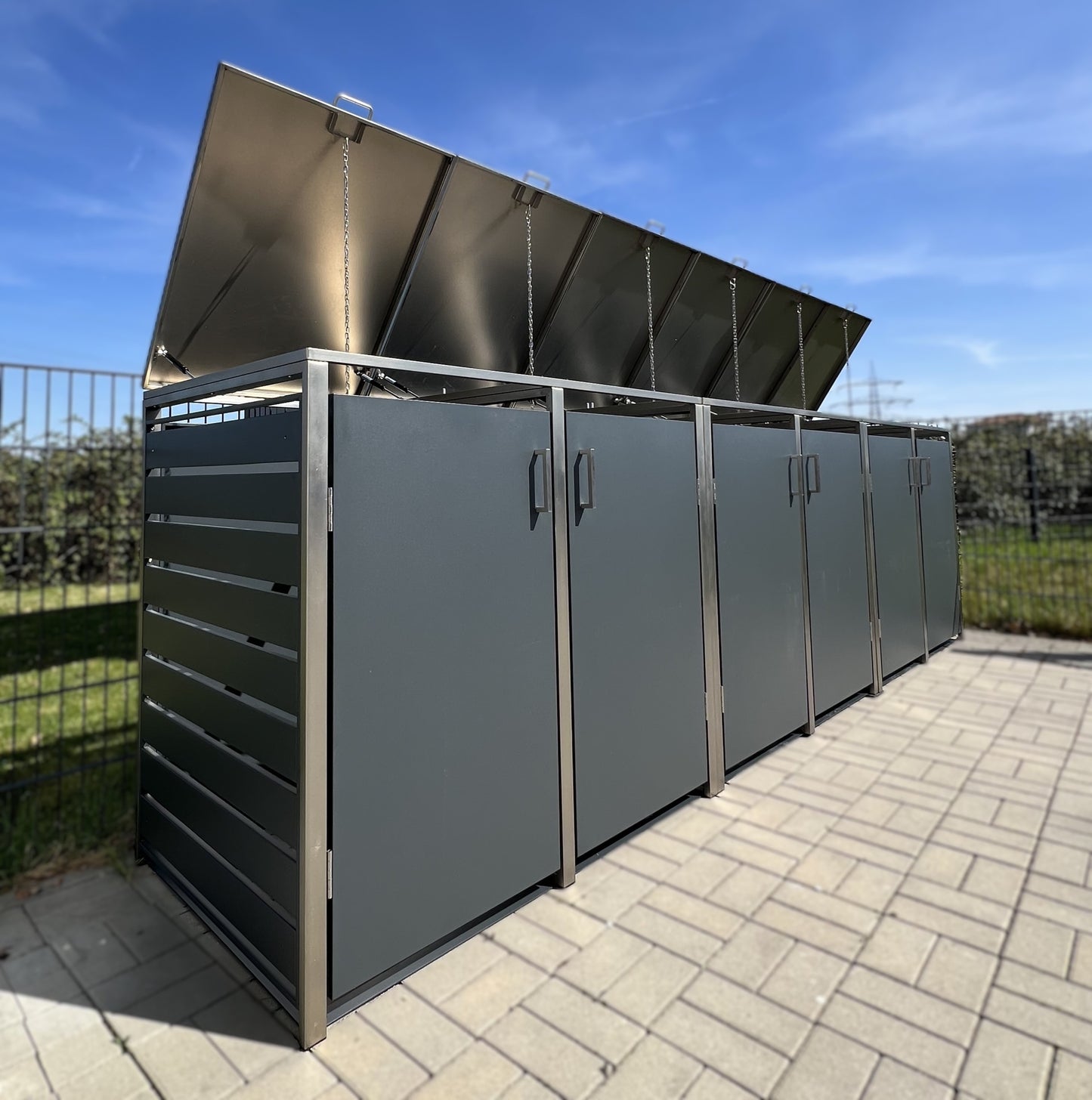 Mülltonnenboxen Basic als Set für 120l und 240l bi-color mit Deckel - Maße: H 120 x B 80 x T 132 cm