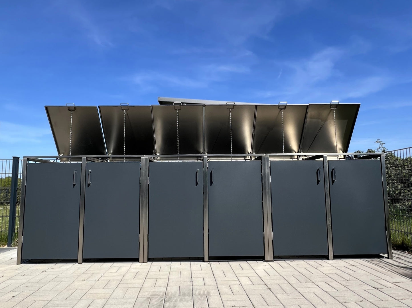 Mülltonnenboxen Basic als Set für 120l und 240l bi-color mit Deckel - Maße: H 120 x B 80 x T 132 cm