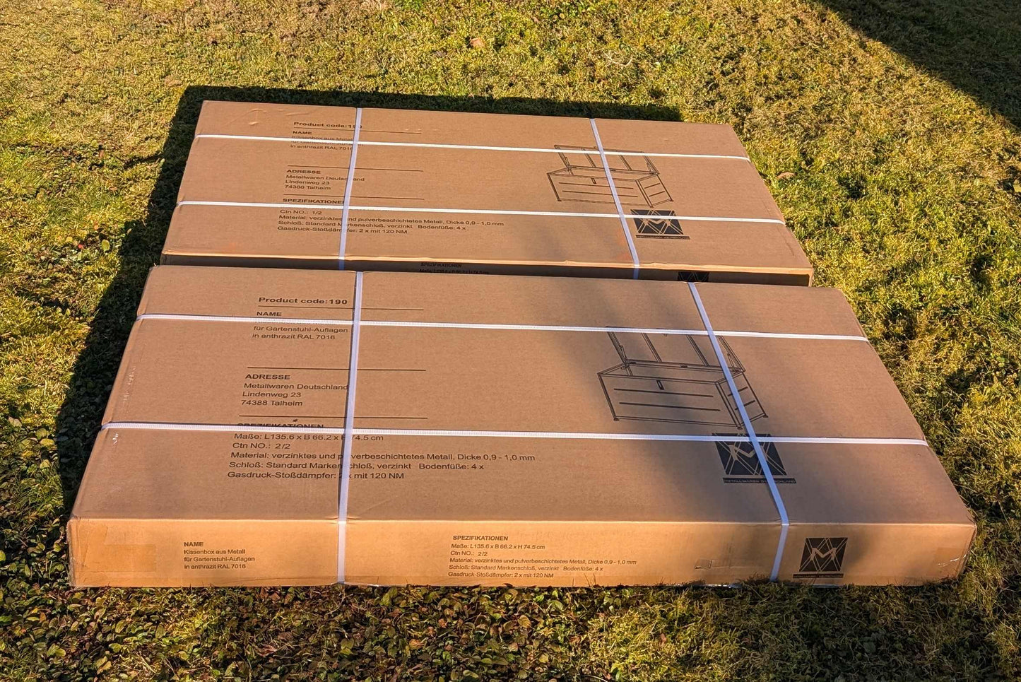 Anlieferung der Kissenbox in zwei stabilen Kartons