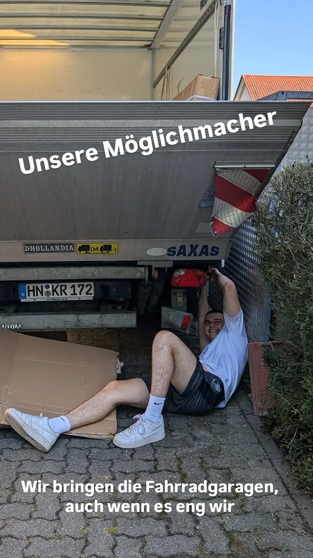 Auslieferung mit eigener Lieferflotte und Hebebühne