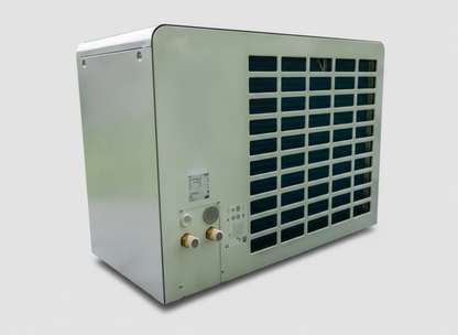 Zuleitungsanschluesse für Bosch Waermepumpe die von der Abdeckhaube abgedeckt werden