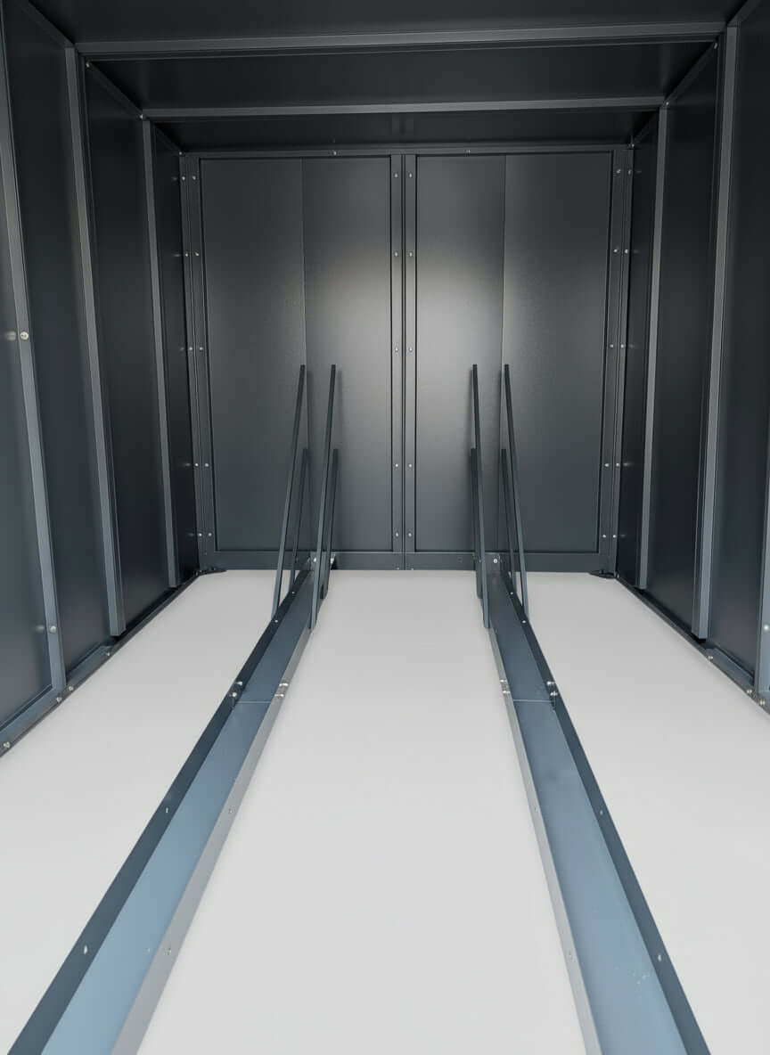 Fahrradgarage mit zwei breiten Fahrradschienen mit zweifachem Vorderradhalter für E-Bikes in der Fahrradgarage Wallstreet