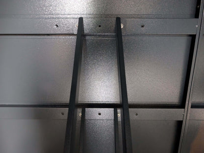 Fahrradgarage mit verstellbarer_Breite_der_Vorderradhalter_der_Fahrradschienen_in_der_E-Bike_Fahrradgarage_Wallstreet