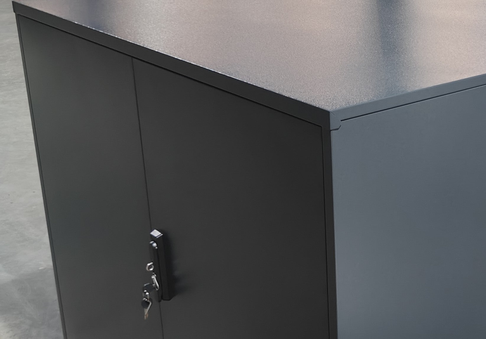 Fahrradgarage aus Metall mit Zylinderschloss für Lastenfahrräder – extralang mit 250 cm Länge für sicheren Schutz von Cargobikes