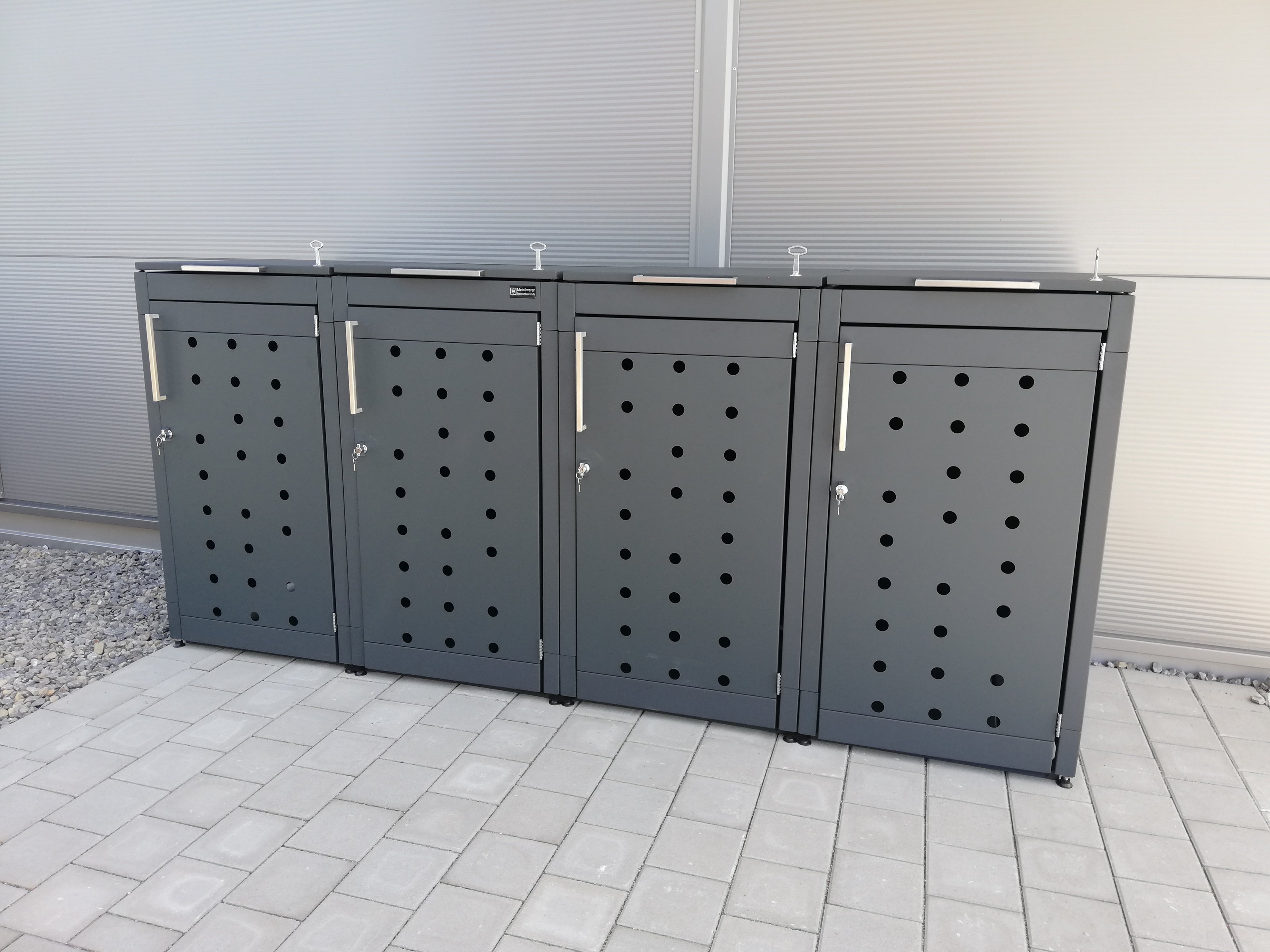 Mülltonnenbox 4er abschliessbar mit einstellbaren Füssen Cubus