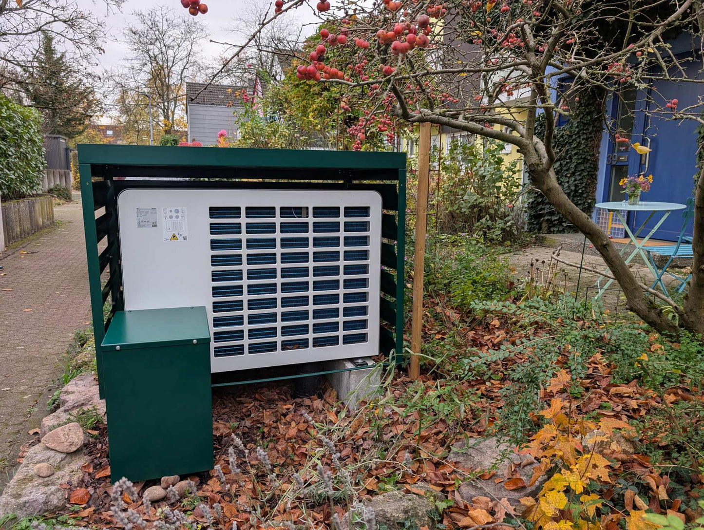 Abdeckhaube Bodenanschluss Bosch Wärmepumpe CS5800i Außeneinheit