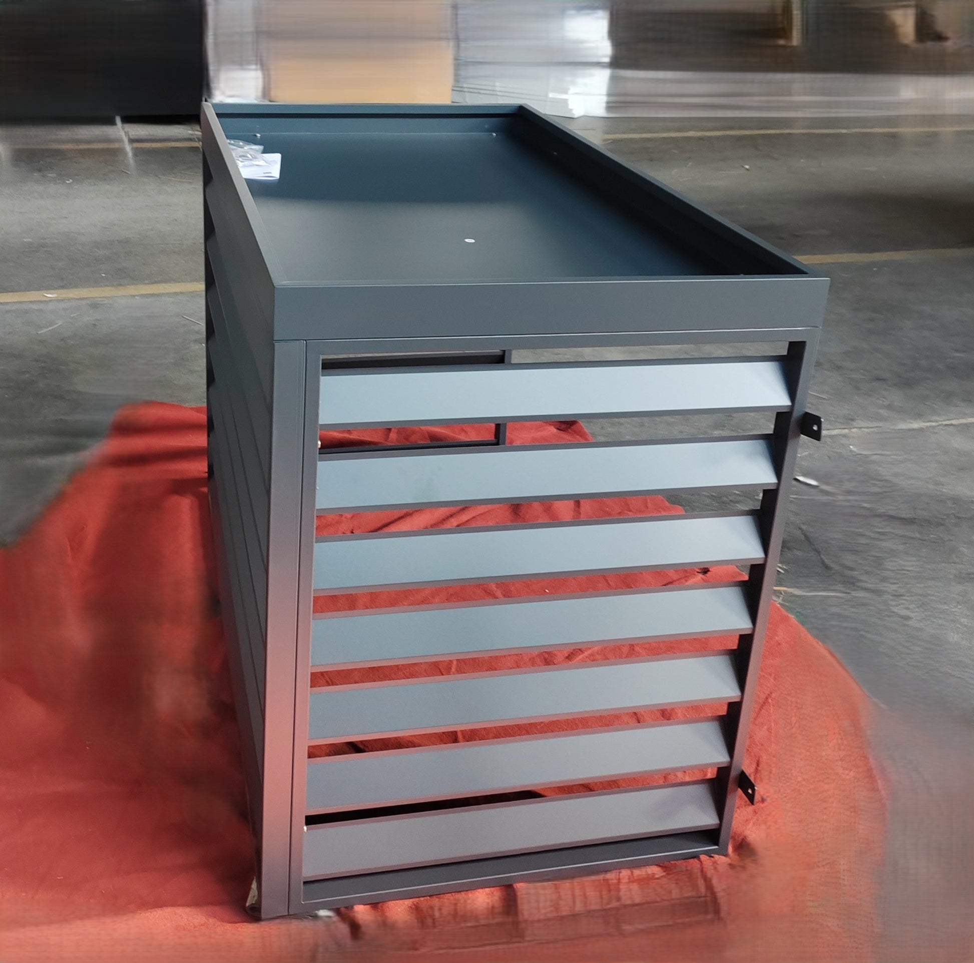 Wärmepumpen Abdeckung XL Air in Metall anthrazit mit Pflanzwanne